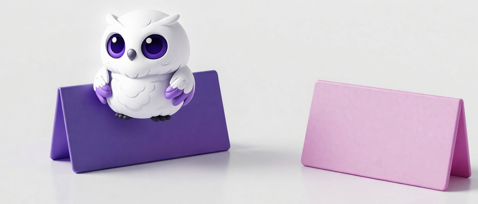 Сравнение двух похожих табличек на столе