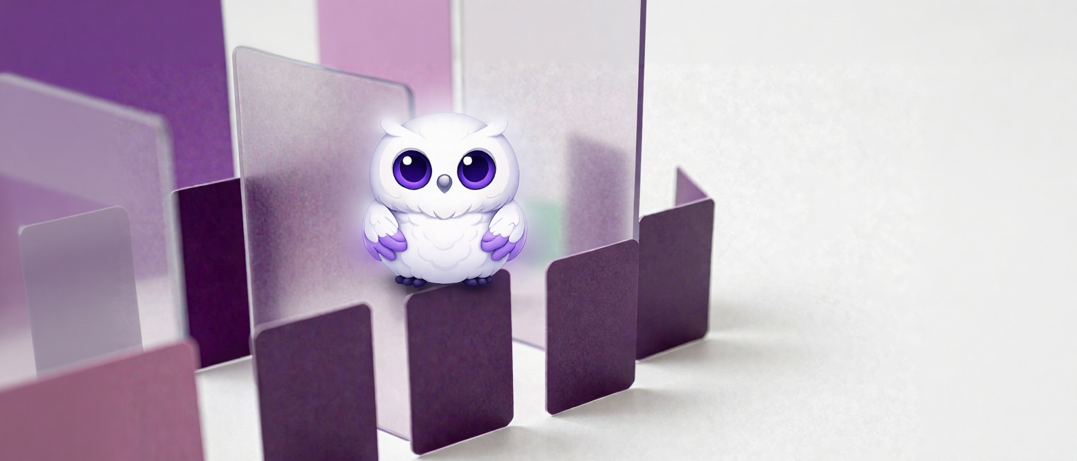 Минималистичная сцена с прозрачными перегородками и карточками